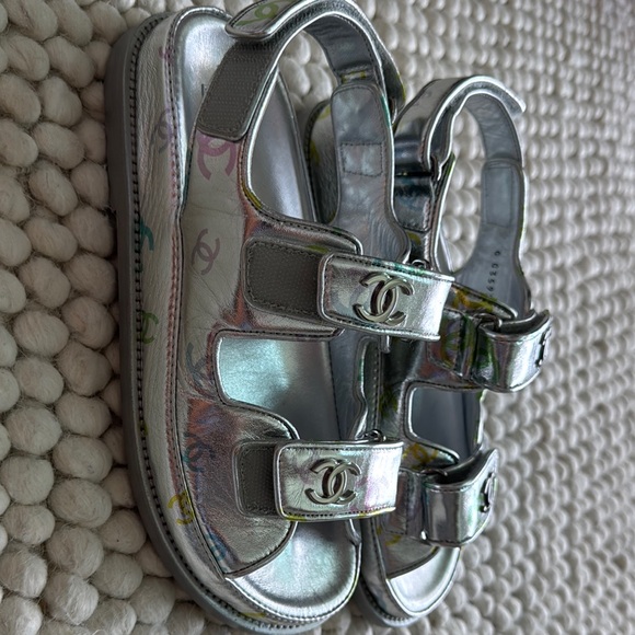 CHANEL Silver Sandals with Iconic CC Logo - Picture 2 of 4